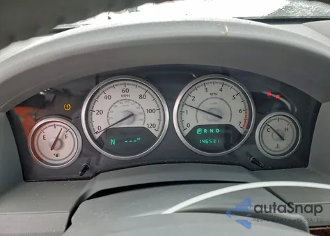 2010 Chrysler Town & Country Touring из США, поврежденный, VIN 2A4RR5D14AR457344